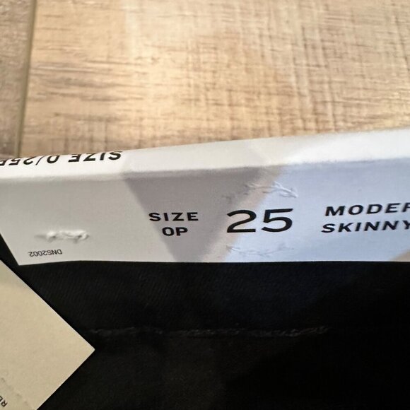 LOFT WOMENS SIZE 0/25 PETITE BLACK JEANS ZIPPER ACCENTS NEW - Picture 6 of 9